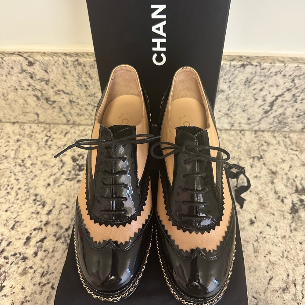 CHANEL Oxford